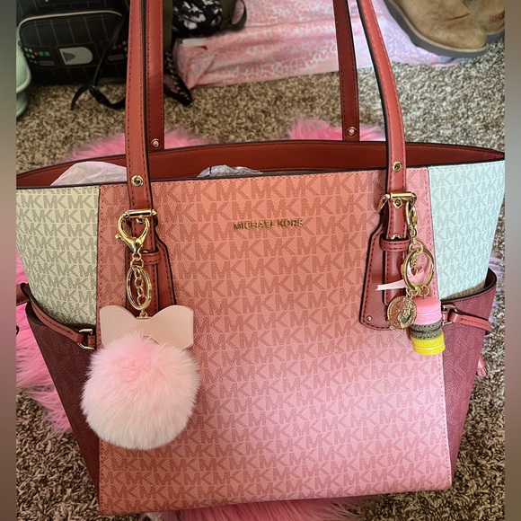 Michael Kors Handbags - 💥 NEW WITH TAGS 💥 MK PINK color block pattern ⭐️ Barbie vibes MINT CONDITION